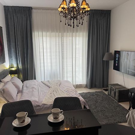 Great View, Dubai Sportcity, Parking Included, Nice Apartments Buitenkant foto